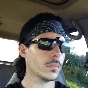 Meet your Posher, Logan